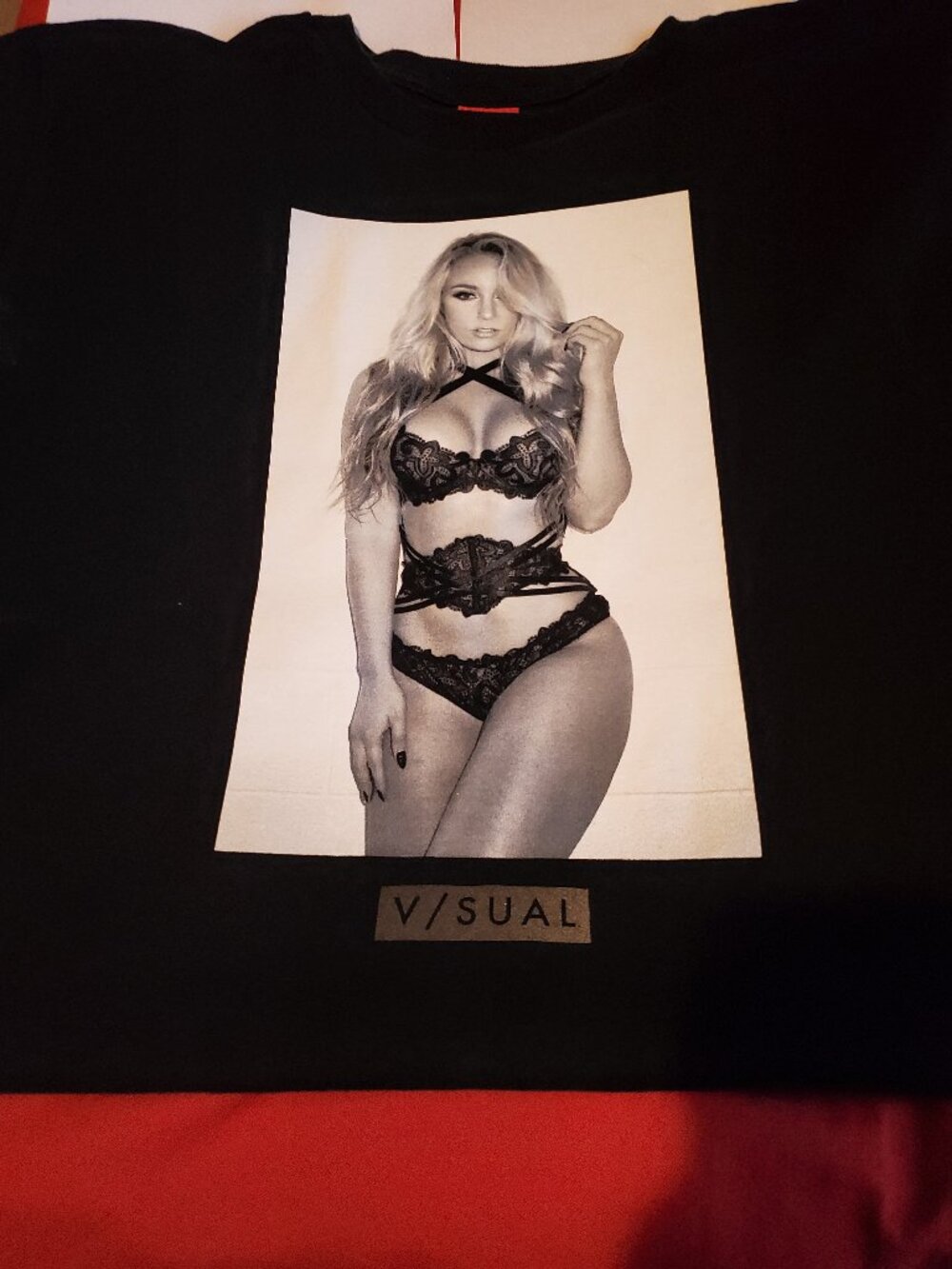 Vintage MEDIUM VISUAL by Van Styles Sexy Girl Graphic T-Shirt
